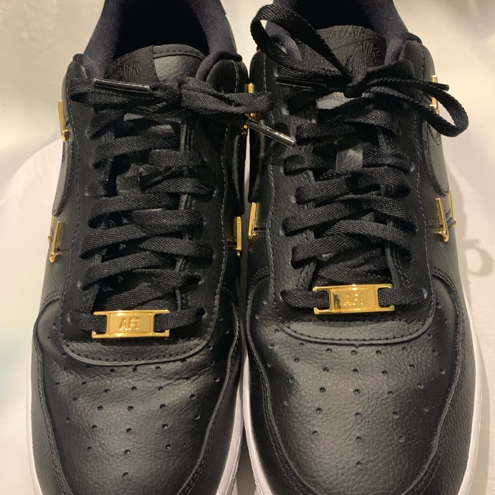 Nike Air Force 1 '07 LX "Sisterhood" Black Edition - Picture 3 of 5